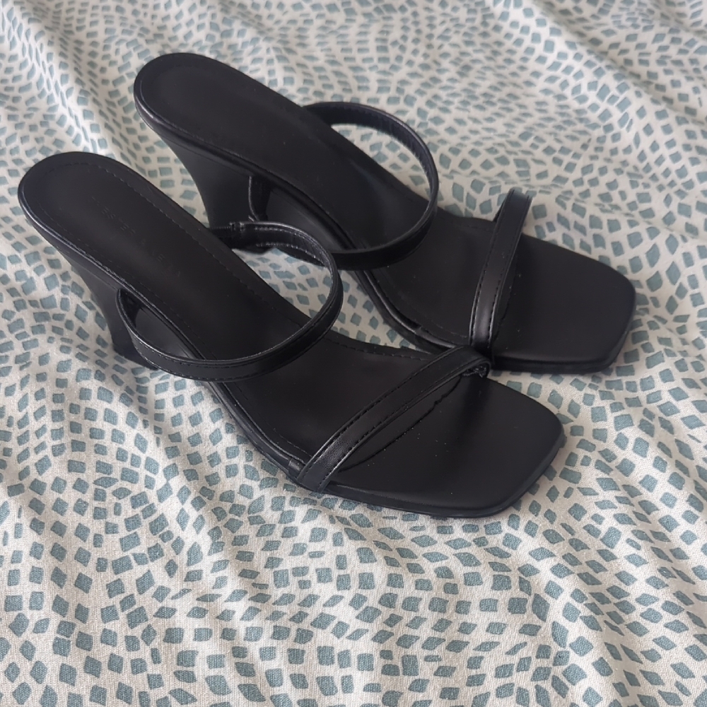 Elegant Black Women's Sandals